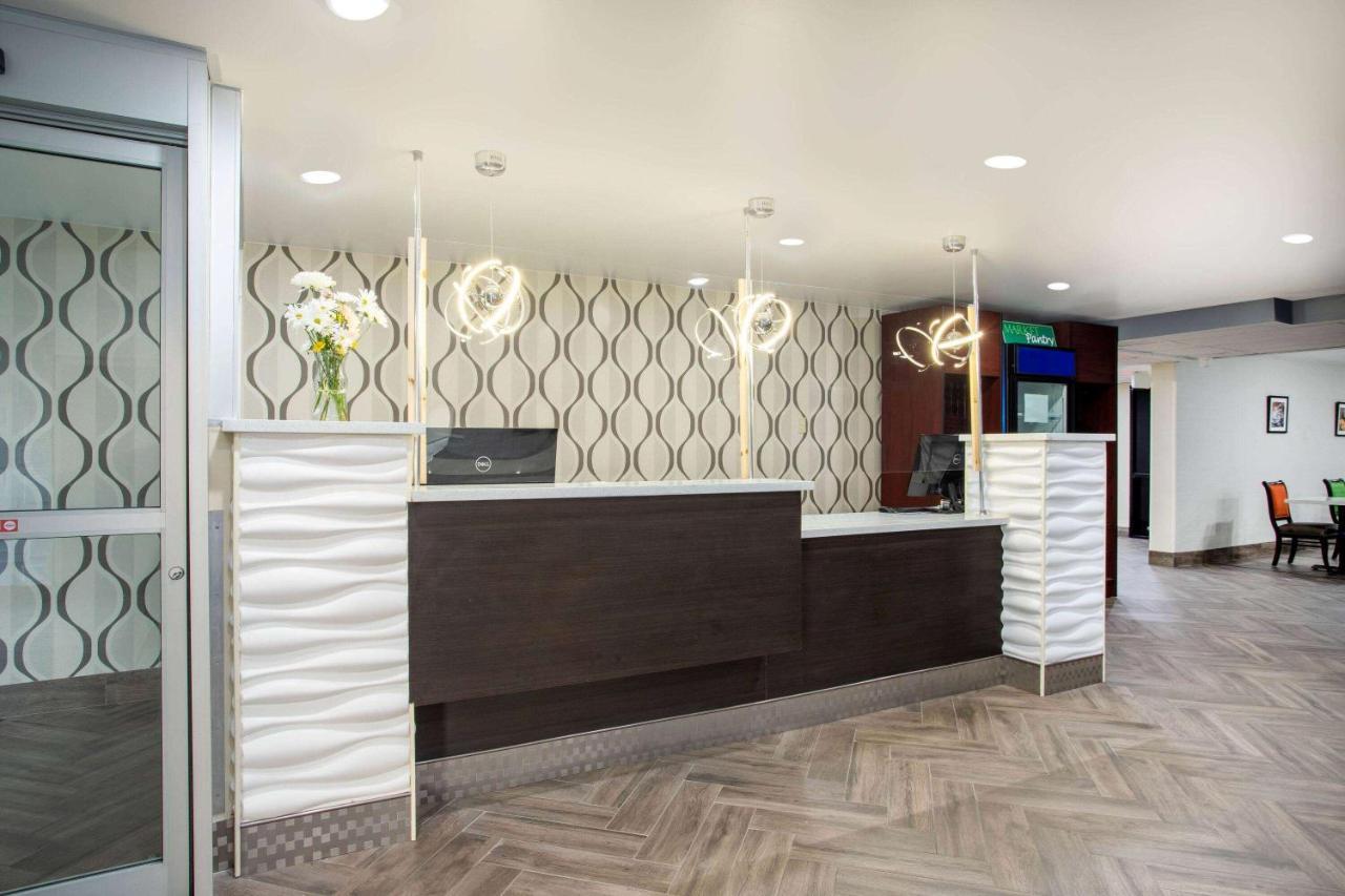 Hotel Wingate By Wyndham Bloomington Exterior foto